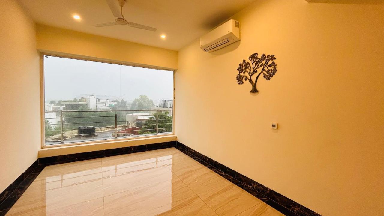Amahi Inn Gurgaon Exterior photo